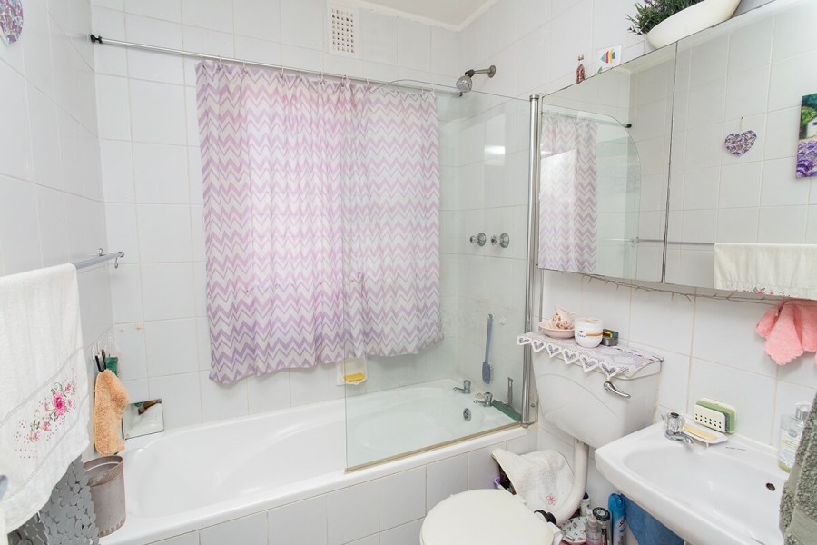 2 Bedroom Property for Sale in Oakglen Western Cape